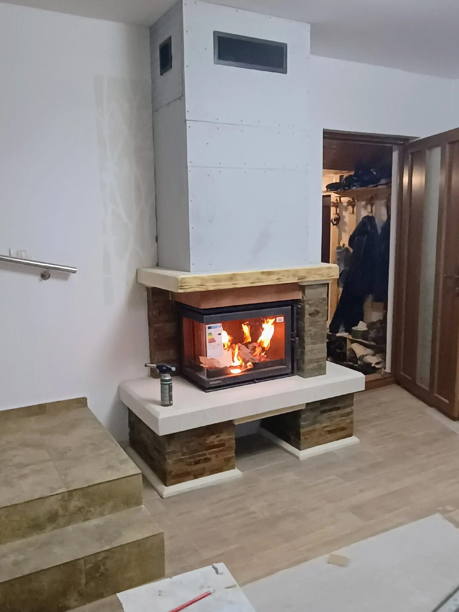 Șemineu Roman